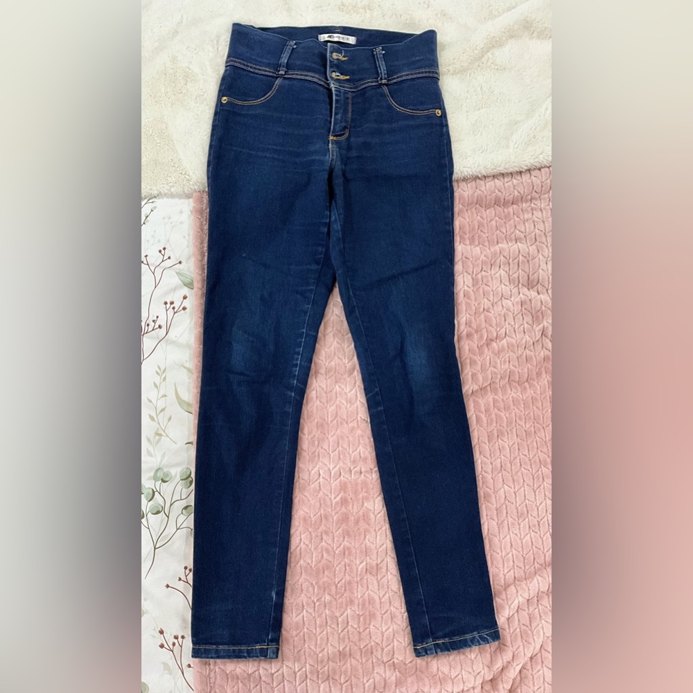 Nice skinny jeans, very comfortable fabrics and cool shaping